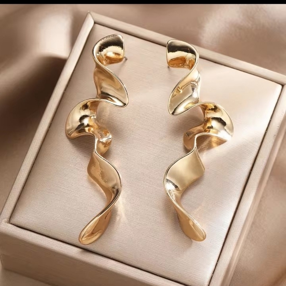 Earrings Women's Twisted Drop Dangle‎ New F47